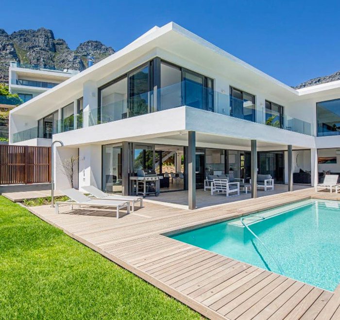8 Fiskaal in Camps Bay
